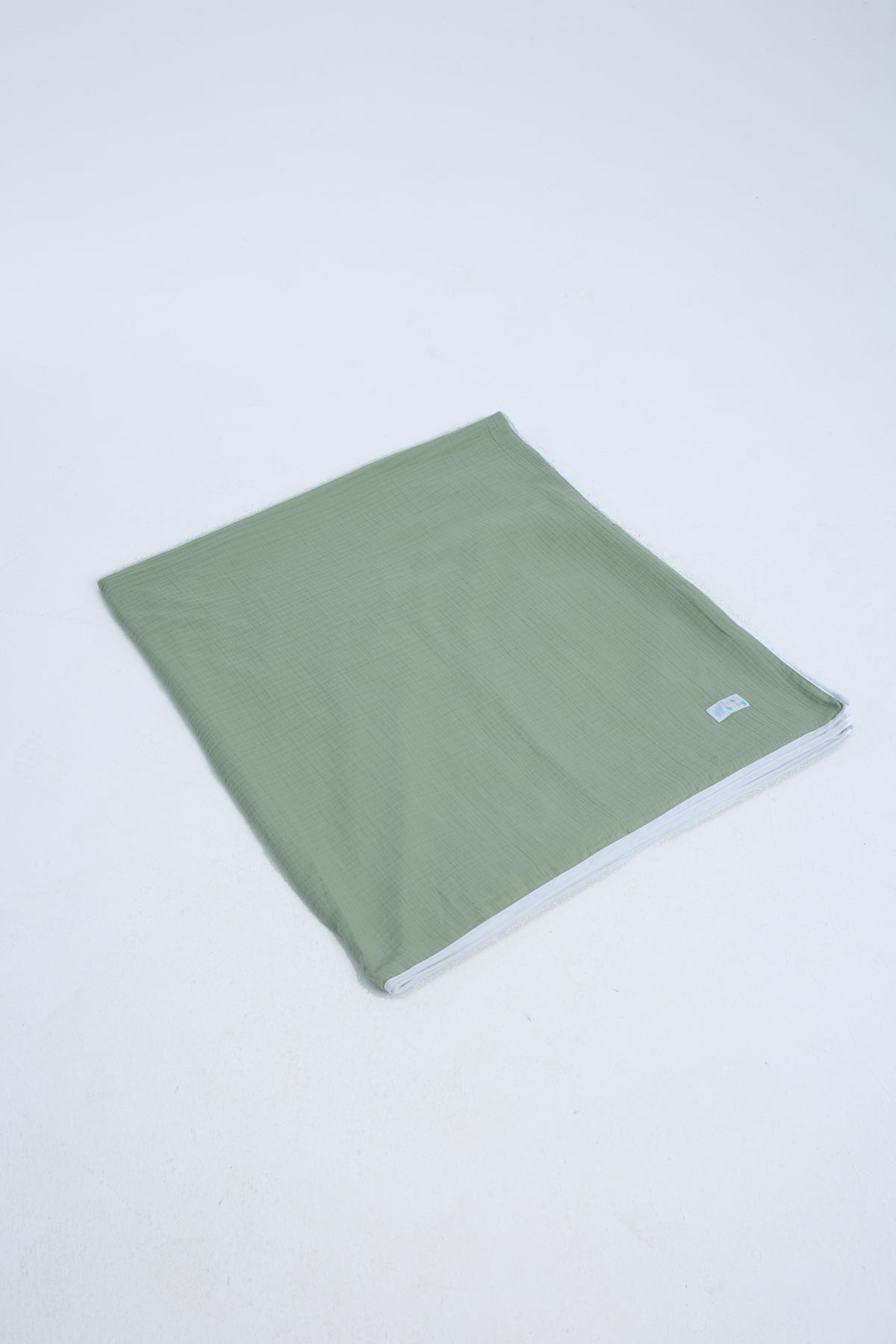 Muslin Waterproof Activity Blanket | 1.75 cm x 1.55 cm 🌈